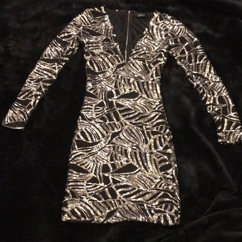 V neck sequin dress